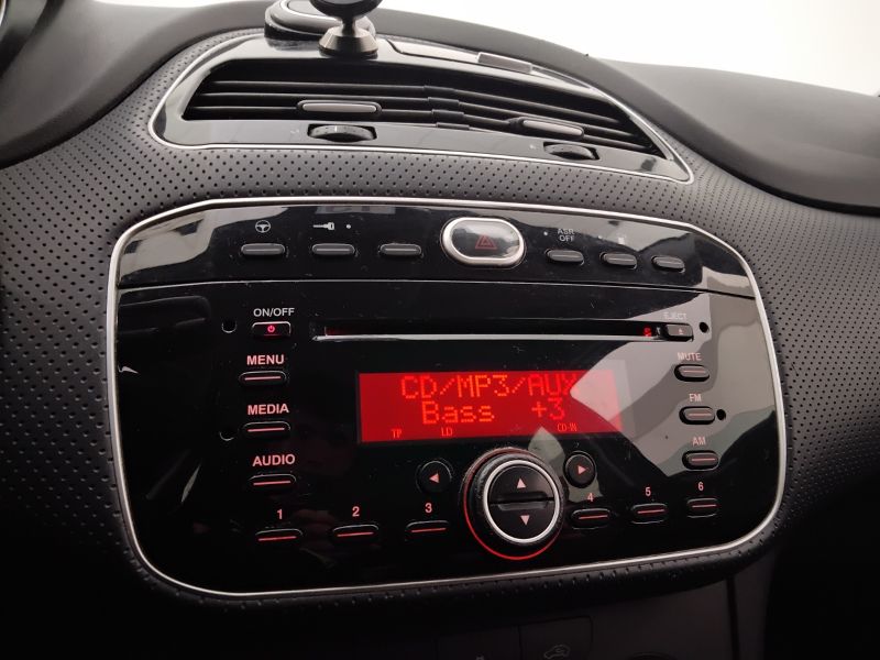 GuidiCar - FIAT Punto 2011 Punto Evo 1.4 natural power Dynamic 70cv 5p Usato
