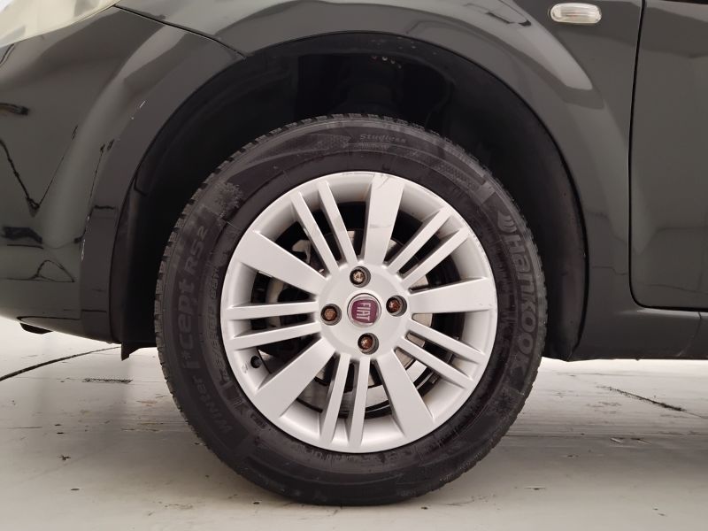 GuidiCar - FIAT Punto 2011 Punto Evo 1.4 natural power Dynamic 70cv 5p Usato