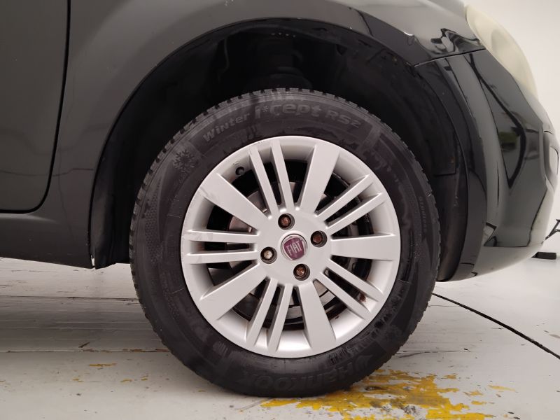 GuidiCar - FIAT Punto 2011 Punto Evo 1.4 natural power Dynamic 70cv 5p Usato