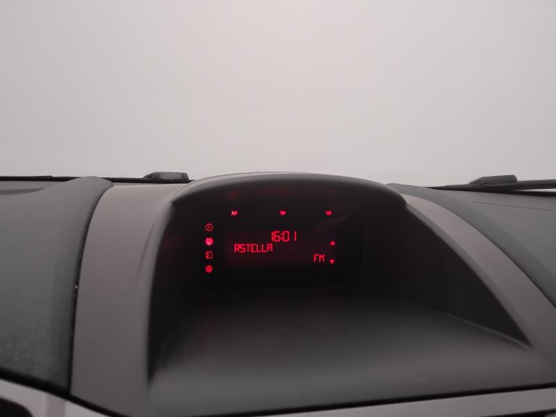 GuidiCar - FORD Fiesta 2011 Fiesta 1.2 16v + c/esp 82cv 5p E5 Usato
