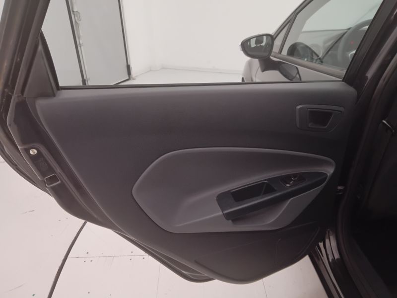 GuidiCar - FORD Fiesta 2011 Fiesta 1.2 16v + c/esp 82cv 5p E5 Usato