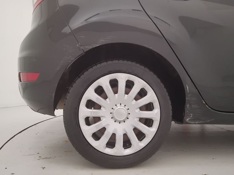 GuidiCar - FORD Fiesta 2011 Fiesta 1.2 16v + c/esp 82cv 5p E5 Usato