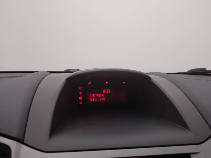GuidiCar - FORD Fiesta 2011 Fiesta 1.2 16v + c/esp 82cv 5p E5 Usato