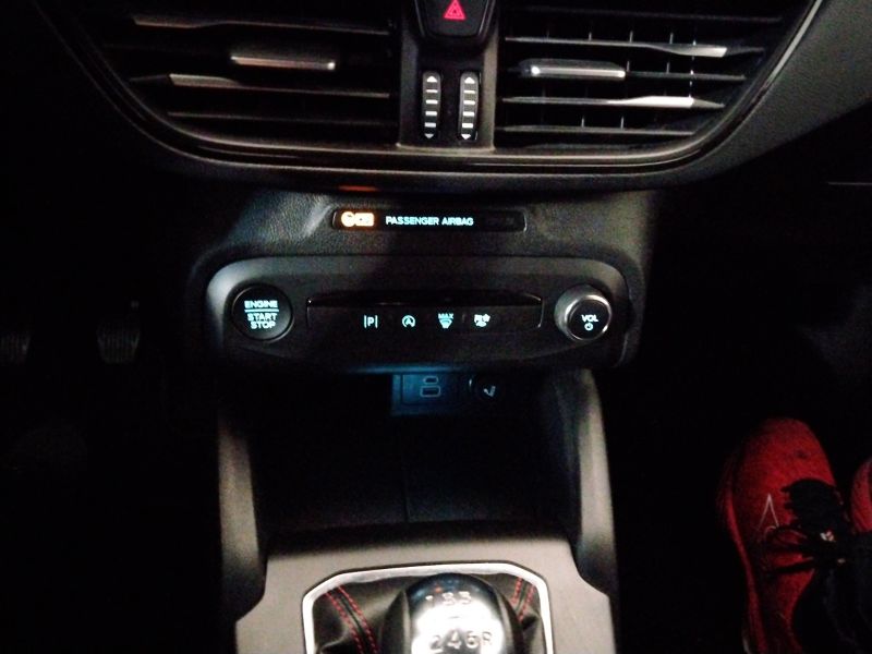 GuidiCar - FORD Focus 2024 Focus 1.0 ecoboost hybrid ST-Line 125cv Usato