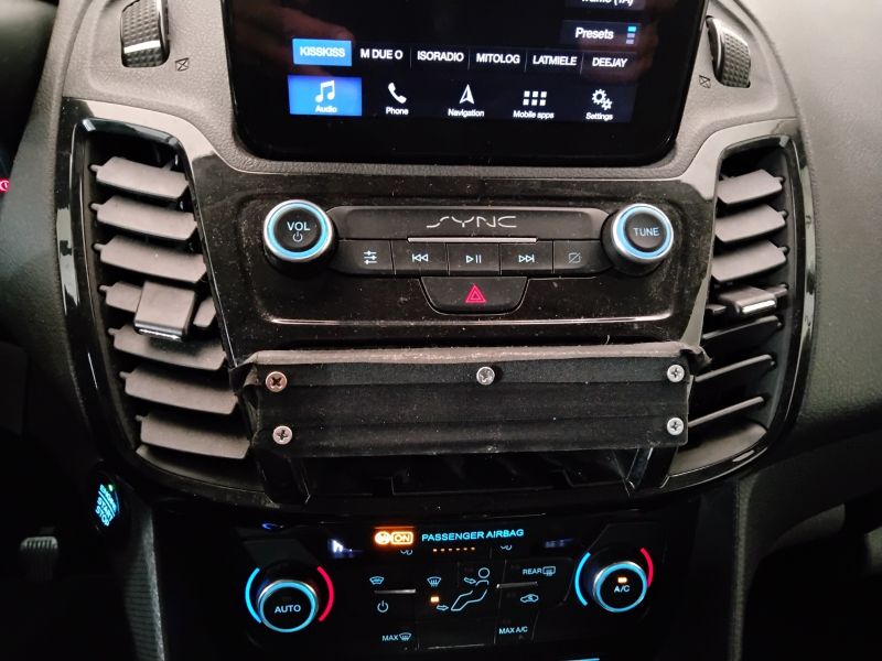 GuidiCar - FORD Tourneo Connect 2018 gran tourneo connect 1.5 tdci 120cv 7p.ti titanium auto E6.2 Usato
