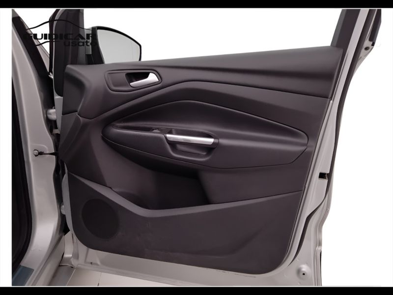 GuidiCar - FORD Kuga 2019 Kuga 1.5 ecoboost ST-Line s&s 2wd 120cv Usato