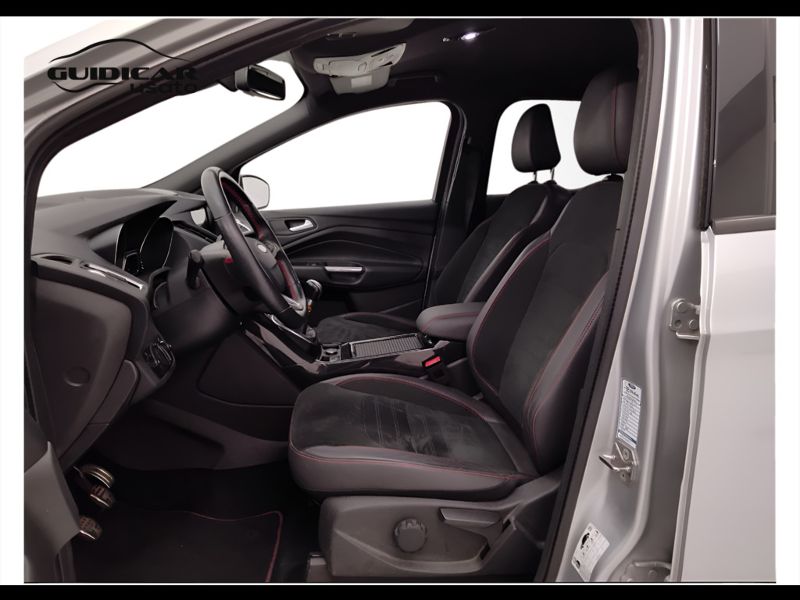 GuidiCar - FORD Kuga 2019 Kuga 1.5 ecoboost ST-Line s&s 2wd 120cv Usato