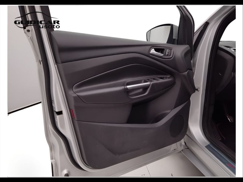 GuidiCar - FORD Kuga 2019 Kuga 1.5 ecoboost ST-Line s&s 2wd 120cv Usato