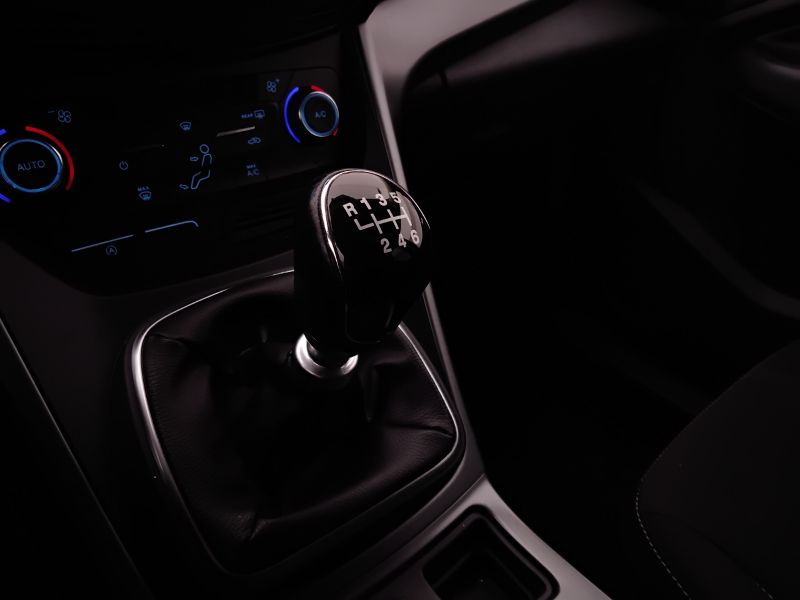 GuidiCar - FORD Kuga 2019 Kuga 1.5 tdci ST-Line s&s 2wd 120cv my18 Usato