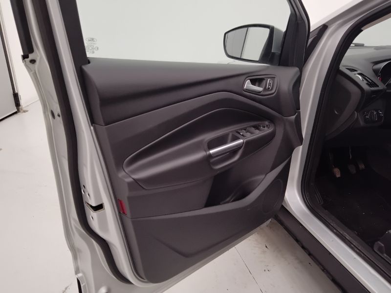 GuidiCar - FORD Kuga 2019 Kuga 1.5 tdci ST-Line s&s 2wd 120cv my18 Usato