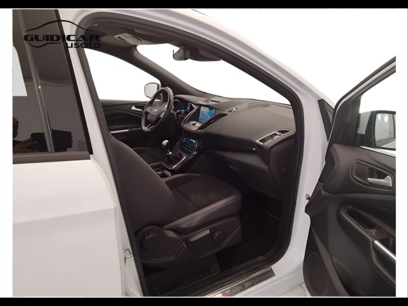 GuidiCar - FORD Kuga 2018 Kuga 2.0 tdci ST-Line s&s awd 180cv Usato
