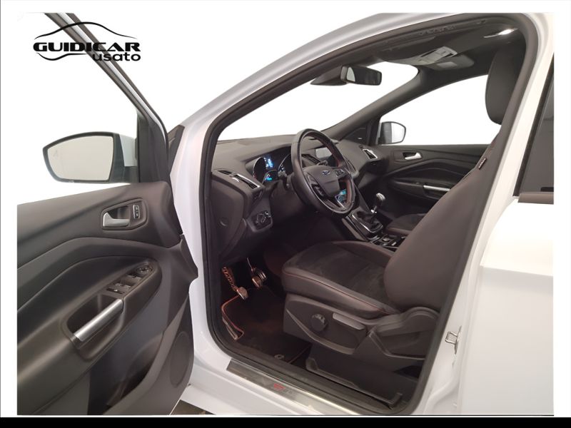 GuidiCar - FORD Kuga 2018 Kuga 2.0 tdci ST-Line s&s awd 180cv Usato