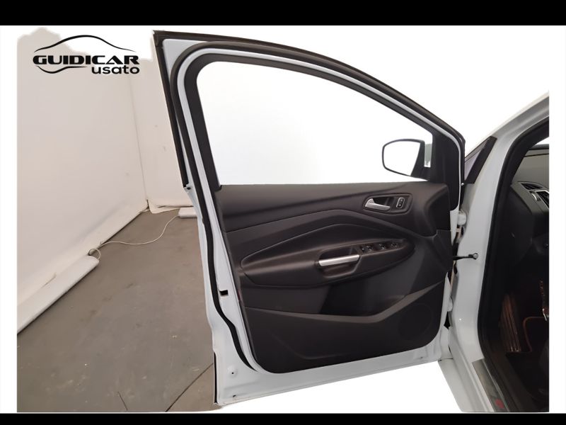 GuidiCar - FORD Kuga 2018 Kuga 2.0 tdci ST-Line s&s awd 180cv Usato