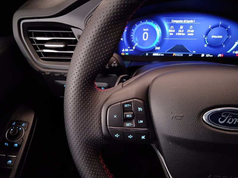 GuidiCar - FORD Kuga 2024 Kuga 2.0 ecoblue ST-Line 2wd 120cv auto Usato