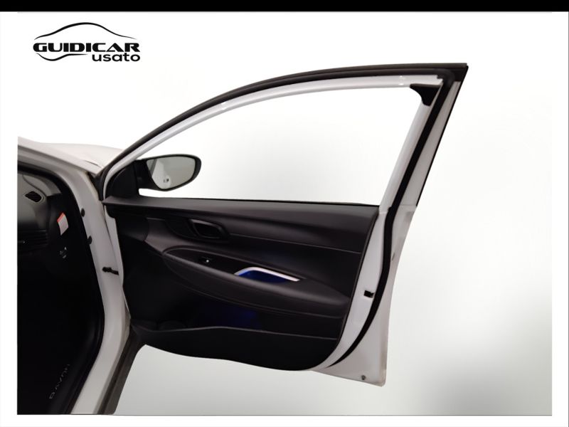 GuidiCar - HYUNDAI Bayon 2022 Bayon 1.0 t-gdi 48V Xclass Safety&Tech Pack imt Usato