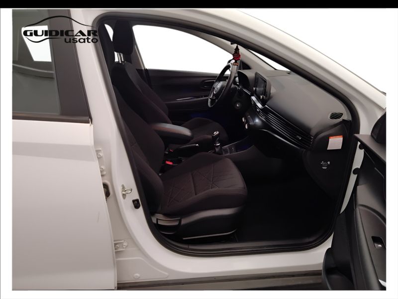 GuidiCar - HYUNDAI Bayon 2022 Bayon 1.0 t-gdi 48V Xclass Safety&Tech Pack imt Usato