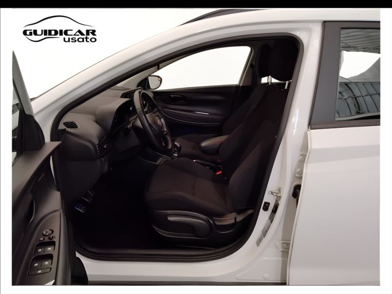GuidiCar - HYUNDAI Bayon 2022 Bayon 1.0 t-gdi 48V Xclass Safety&Tech Pack imt Usato