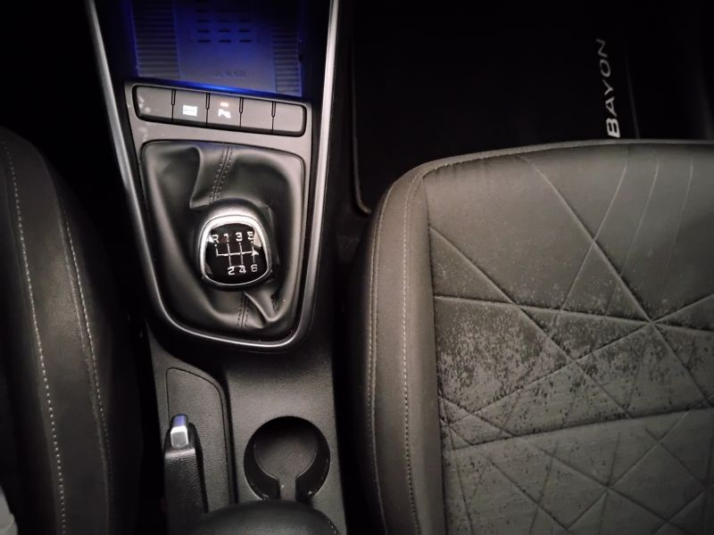 GuidiCar - HYUNDAI Bayon 2022 Bayon 1.0 t-gdi 48V Xclass Safety&Tech Pack imt Usato