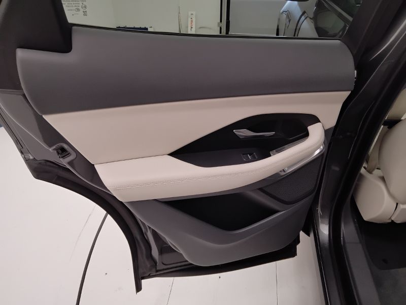 GuidiCar - JAGUAR E-Pace 2018 E-Pace 2.0d i4 HSE awd 150cv auto Usato