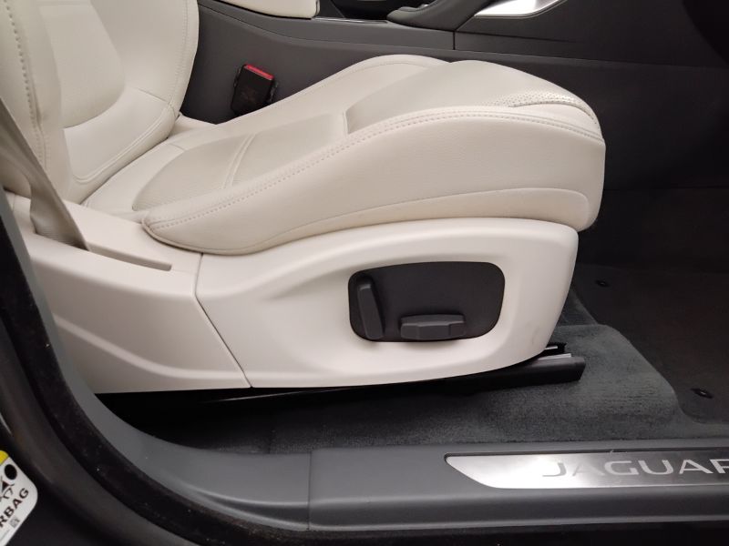 GuidiCar - JAGUAR E-Pace 2018 E-Pace 2.0d i4 HSE awd 150cv auto Usato
