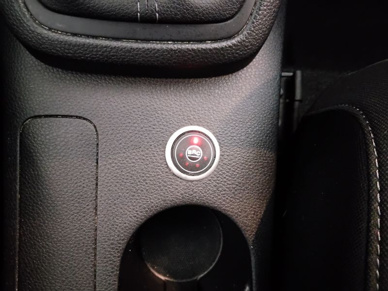 GuidiCar - KIA Stonic Stonic 1.4 MPI EcoGPL Style