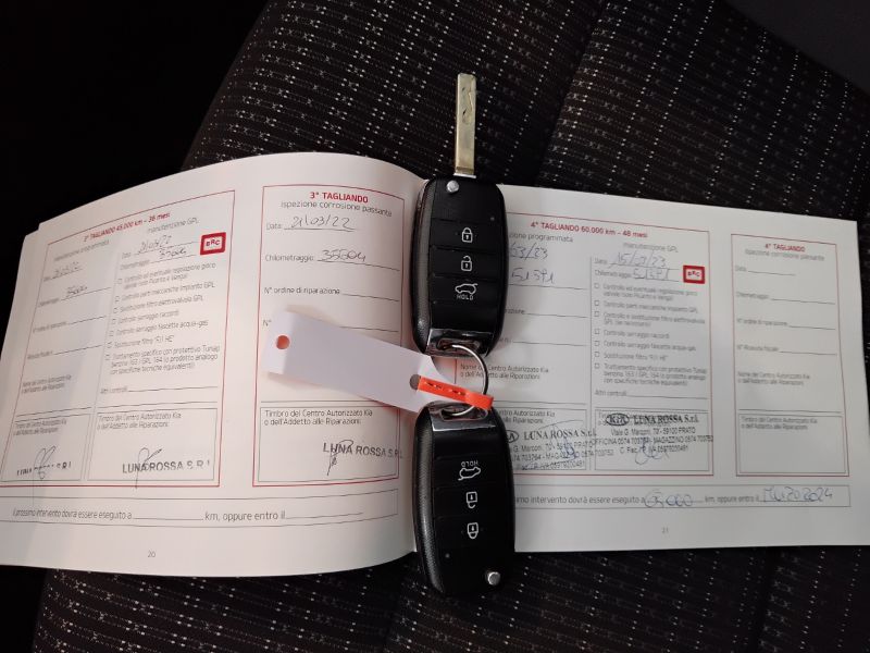 GuidiCar - KIA Stonic Stonic 1.4 MPI EcoGPL Style