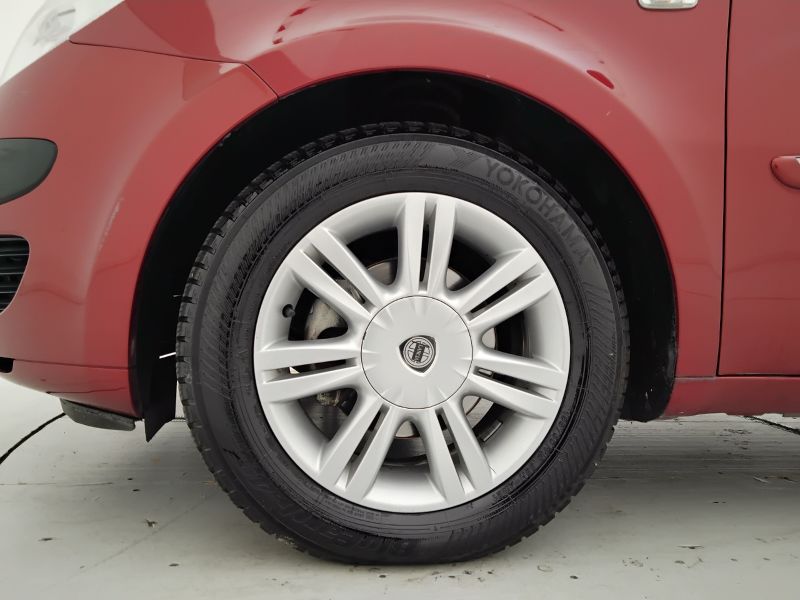 GuidiCar - LANCIA Musa 2007 Musa 1.4 16v Platino Plus Usato