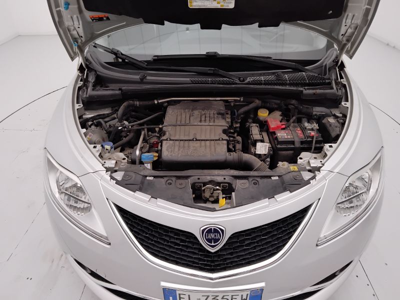 GuidiCar - LANCIA Ypsilon 3ª serie 2017 Ypsilon 3ª serie - Ypsilon 1.2 69 CV 5 porte GPL Ecochic Gol Usato