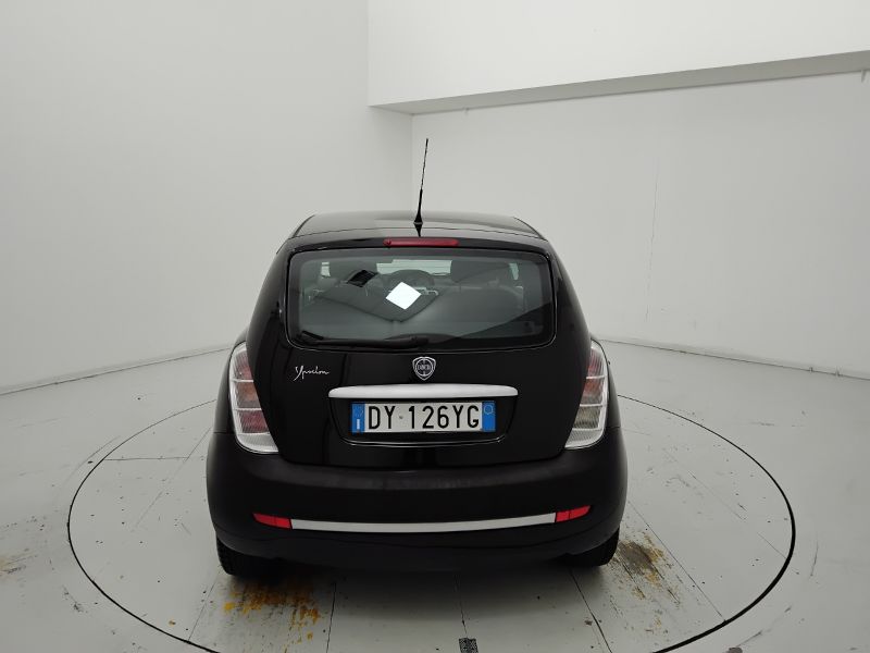 GuidiCar - LANCIA Ypsilon 2009 Ypsilon 1.4 8v New Oro (oro) ecochic Gpl Usato