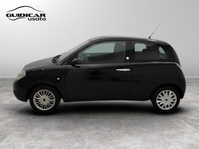 GuidiCar - LANCIA Ypsilon 2009 Ypsilon 1.4 8v New Oro (oro) ecochic Gpl Usato