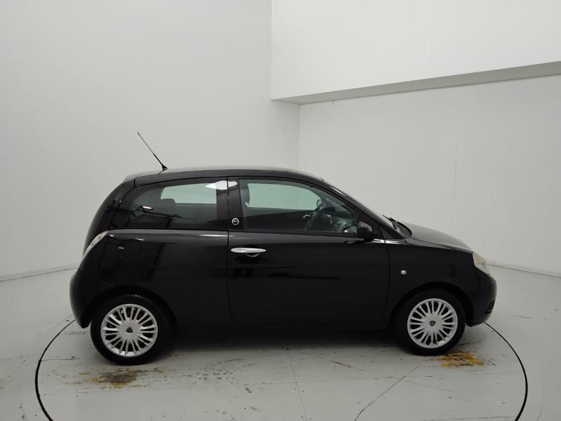 GuidiCar - LANCIA Ypsilon 2009 Ypsilon 1.4 8v New Oro (oro) ecochic Gpl Usato