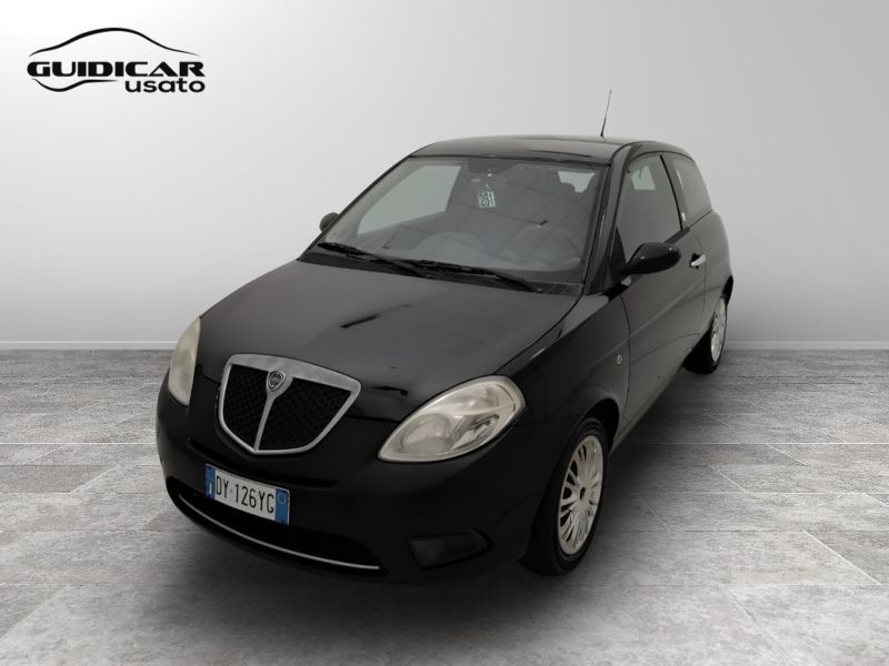 GuidiCar - LANCIA Ypsilon 2009 Ypsilon 1.4 8v New Oro (oro) ecochic Gpl Usato