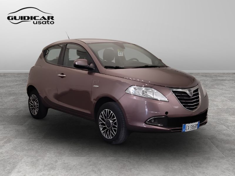 GuidiCar - LANCIA Ypsilon 2014 Ypsilon 0.9 t.air Elle ecochic metano 80cv Usato
