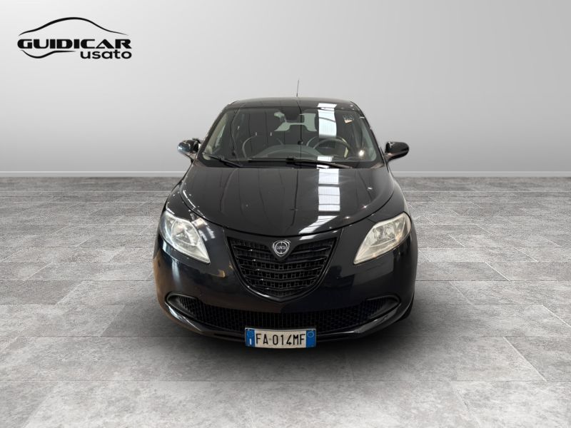 GuidiCar - LANCIA Ypsilon 2015 Ypsilon 1.2 8v Elefantino ecochic Gpl 69cv my14 Usato
