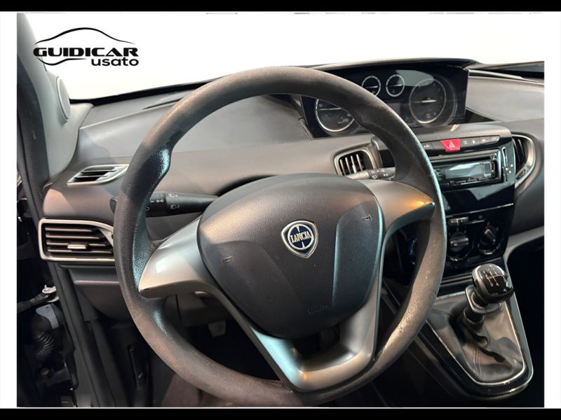 GuidiCar - LANCIA Ypsilon 2015 Ypsilon 1.2 8v Elefantino ecochic Gpl 69cv my14 Usato