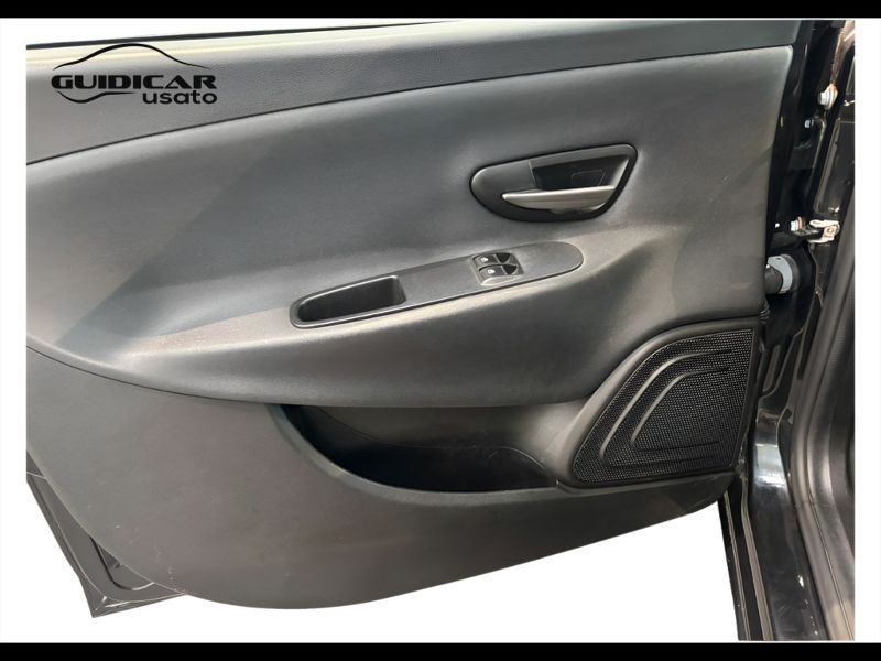 GuidiCar - LANCIA Ypsilon 2015 Ypsilon 1.2 8v Elefantino ecochic Gpl 69cv my14 Usato