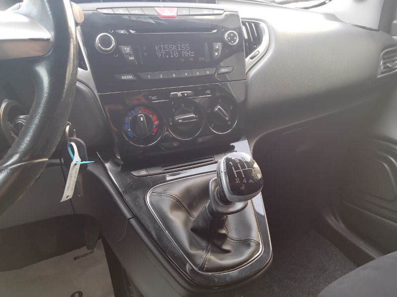GuidiCar - LANCIA Ypsilon 2013 Ypsilon 1.2 8v Gold s&s 69cv Usato