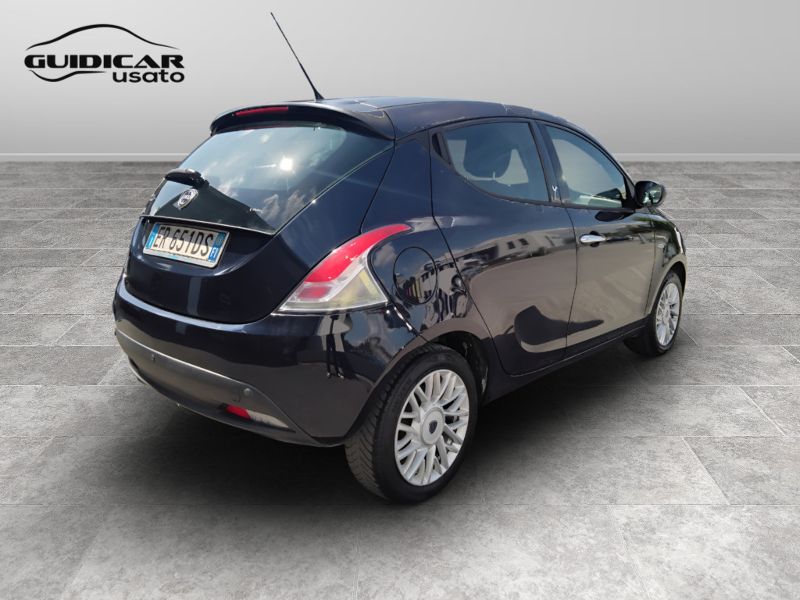 GuidiCar - LANCIA Ypsilon 2013 Ypsilon 1.2 8v Gold s&s 69cv Usato