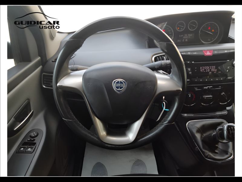 GuidiCar - LANCIA Ypsilon 2013 Ypsilon 1.2 8v Gold s&s 69cv Usato