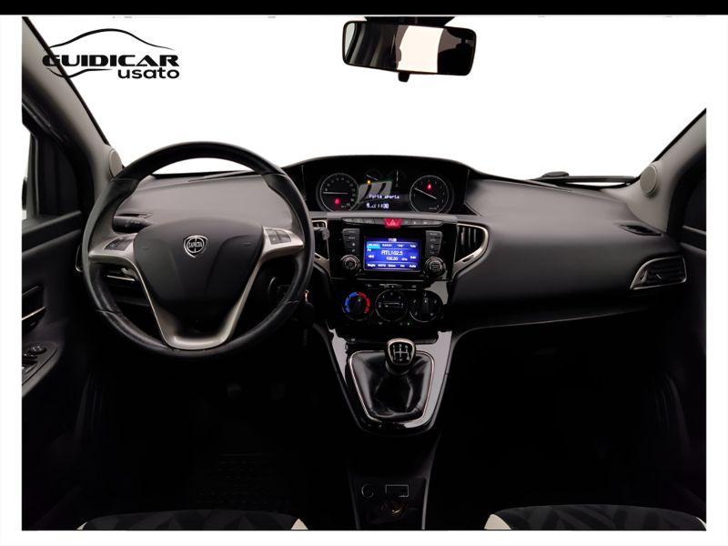 GuidiCar - LANCIA Ypsilon 2017 Ypsilon 1.2 Gold ecochic Gpl 69cv my16 Usato