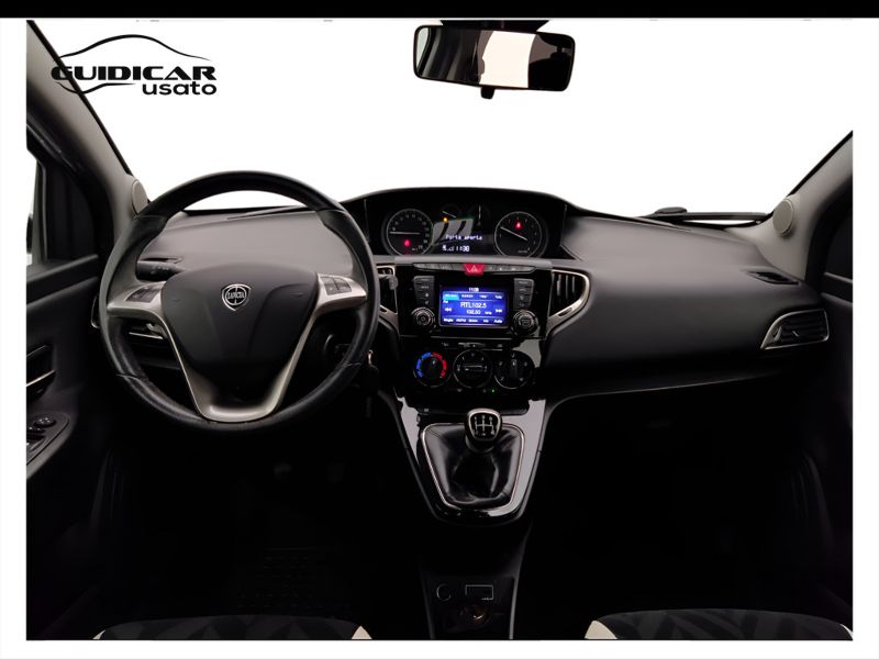 GuidiCar - LANCIA Ypsilon 2017 Ypsilon 1.2 Gold ecochic Gpl 69cv my16 Usato