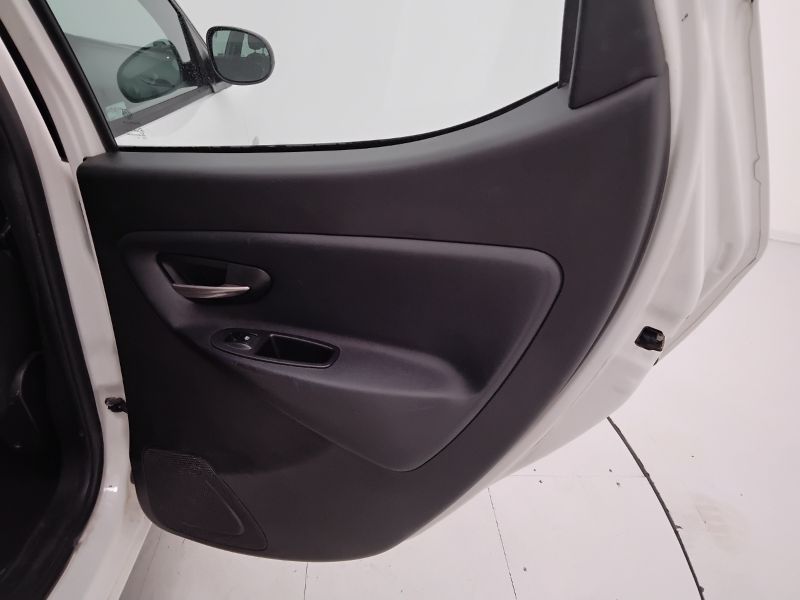 GuidiCar - LANCIA Ypsilon 2016 Ypsilon 1.3 mjt Silver s&s 95cv Usato