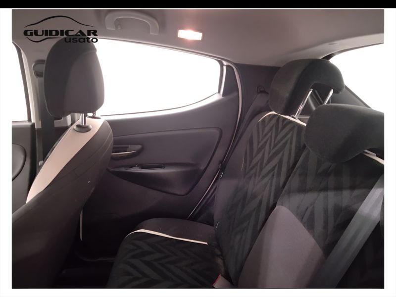 GuidiCar - LANCIA Ypsilon 2016 Ypsilon 1.3 mjt Silver s&s 95cv Usato