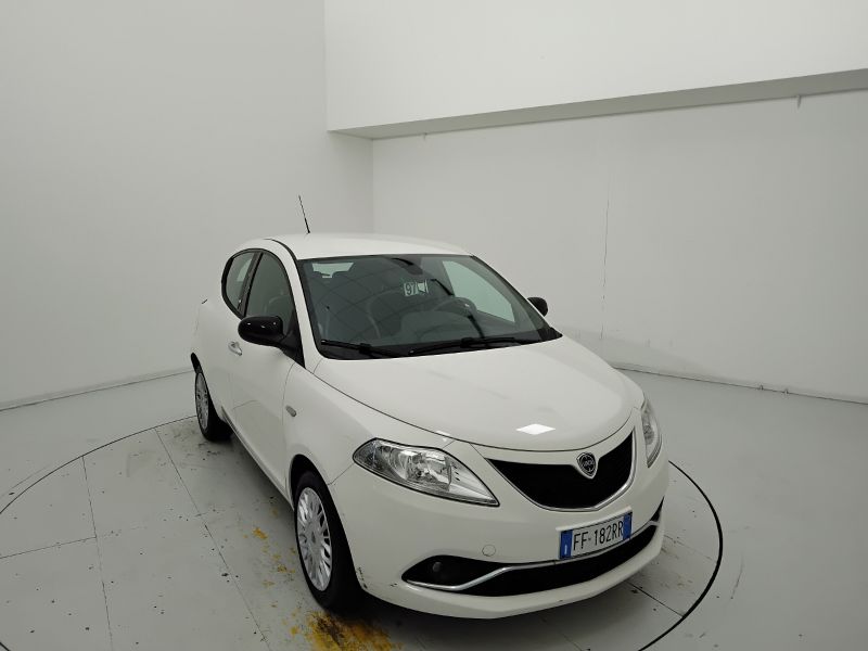 GuidiCar - LANCIA Ypsilon 2016 Ypsilon 1.3 mjt Silver s&s 95cv Usato