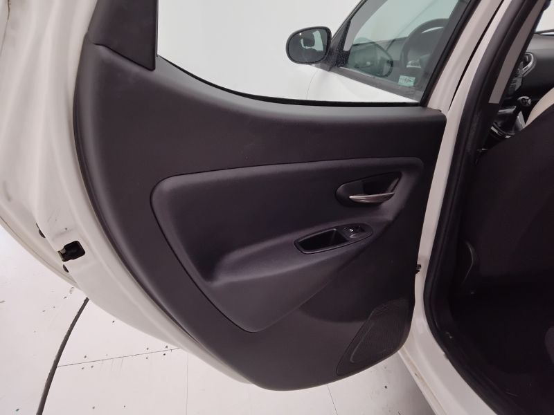 GuidiCar - LANCIA Ypsilon 2016 Ypsilon 1.3 mjt Silver s&s 95cv Usato