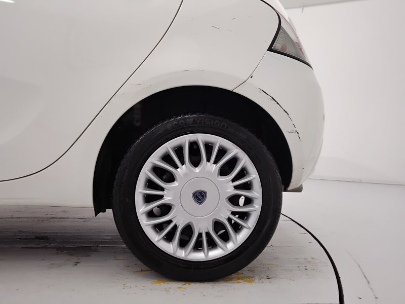 GuidiCar - LANCIA Ypsilon 2016 Ypsilon 1.3 mjt Silver s&s 95cv Usato