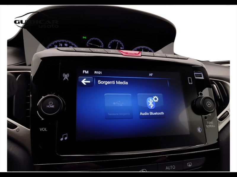 GuidiCar - LANCIA Ypsilon 2023 Ypsilon 1.0 firefly hybrid Gold Plus s&s 70cv 5p.ti Usato
