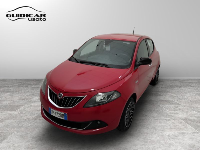 GuidiCar - LANCIA Ypsilon 2023 Ypsilon 1.0 firefly hybrid Gold Plus s&s 70cv 5p.ti Usato