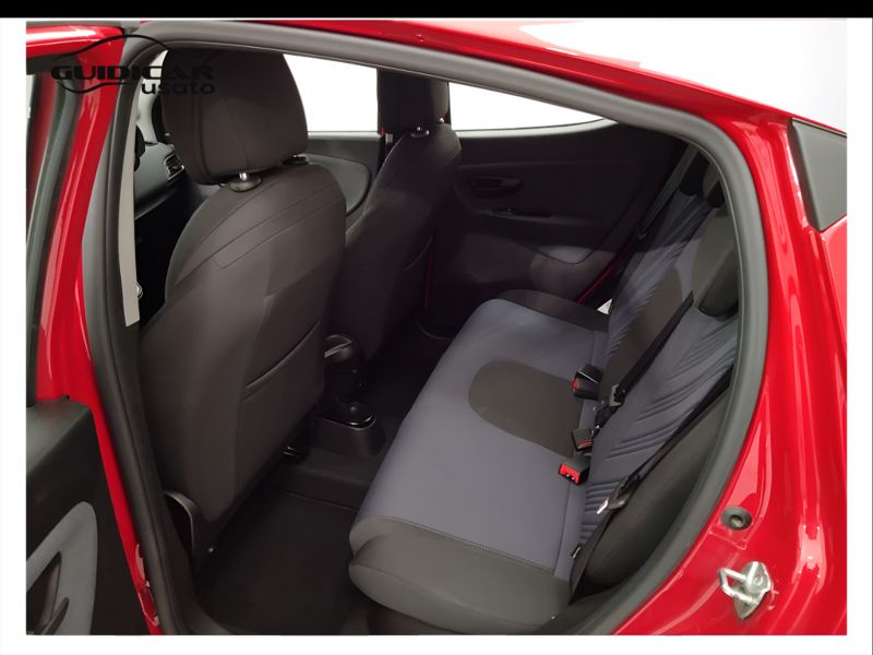 GuidiCar - LANCIA Ypsilon 2023 Ypsilon 1.0 firefly hybrid Gold Plus s&s 70cv 5p.ti Usato