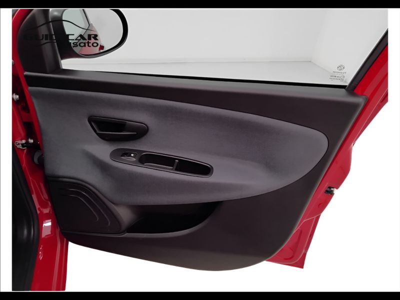 GuidiCar - LANCIA Ypsilon 2023 Ypsilon 1.0 firefly hybrid Gold Plus s&s 70cv 5p.ti Usato
